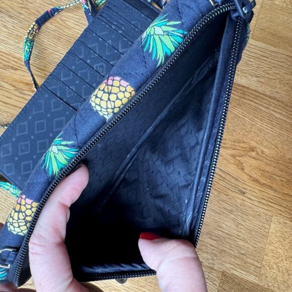 Vera Bradley RFID Wallet Crossbody Toucan Party Pineapple Print - Picture 7 of 7